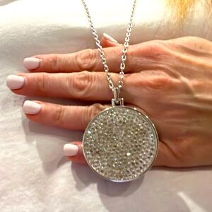 Necklace with reversible patterns